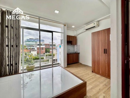 CHO THUÊ CĂN STUDIO Q10 BAN CÔNG LỚN, 40m2