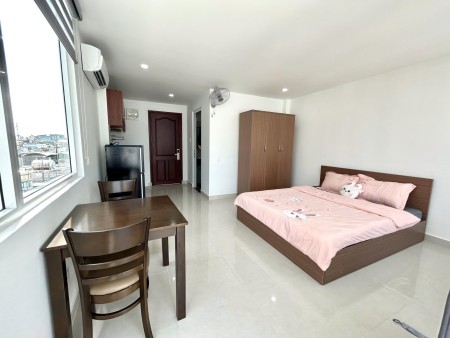 Cho thuê phòng trọ, đầy đủ nội thất, ban công lớn, gần đại học UEH, Huflit Quận 10, 35m2