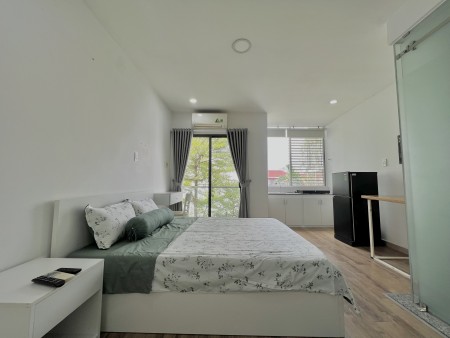 Studio full nội thất ban công rộng Tân Bình, 35m2