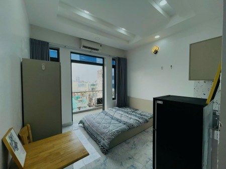 Cho Thuê Studio Rộng 40m2 Ban Công Lớn Full Nội Thất Lạc Long Quân Gần Quận 10, 40m2