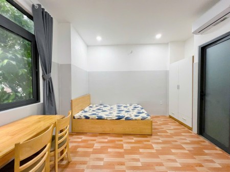 Studio cửa sổ lớn full nội thất cơ bản gần Lotte Mart Tân Bình, 30m2