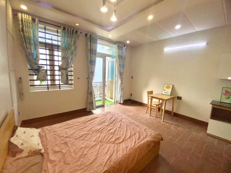 Căn Ban Công Tách Bếp Cống Lỡ Gần Trung Tâm, 40m2
