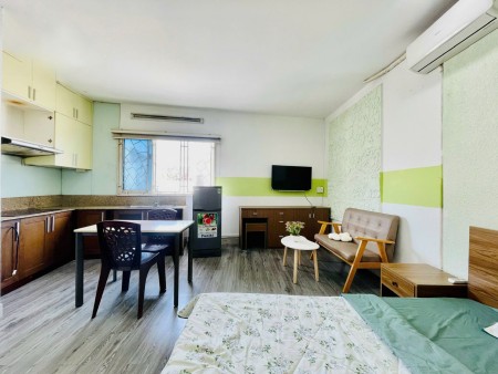 Cho thuê căn hộ full thất cửa sổ, Trần Quang Khải, Tân Định, Quận 1, 30m2