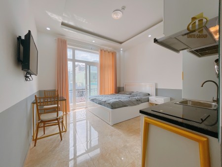 Căn hộ studio ban công full NT gần ĐH UFM, TĐT Quận 7, 30m2