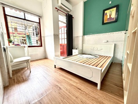 Cho thuê căn hộ ban công phòng rộng full nội thất gần Vạn Hạnh mall, 30m2