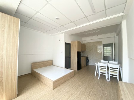 Căn Studio cửa sổ lớn full nt Trần Quốc Hoàn Tân Bình gần sân bay, 45m2