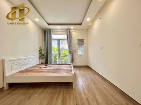 STUDIO BAN CÔNG TẠI QUẬN 7, GẦN ĐH TÔN ĐỨC THẮNG, RMIT, TÀI CHÍNH- MARKETING, TIỆN QUA Q4,Q1, 35m2