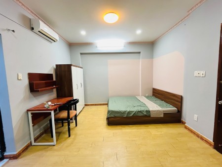 CHO THUÊ PHÒNG FULL NT CÓ BAN CÔNG NGAY CHỢ TÂN MỸ Q7, 25m2