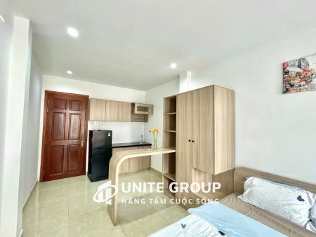 Cho thuê phòng trọ, đầy đủ nội thất, cửa sổ, ban công lớn, gần cầu Kiệu, công viên Lê Văn Tám, 40m2