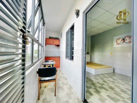 Studio ban công, tách bếp, sau Lotte mart Q7, 25m2