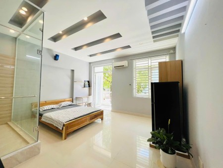 Cho thuê căn hộ full nội thất - ban công - Đối diện ĐH Rmit, 35m2