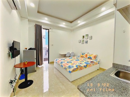 Cho thuê căn hộ ban công, đầy đủ nội thất, Quận 1 - Gần cầu Thị Nghè duy chuyển qua quận Bình Thạnh, 40m2