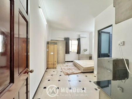 Cho thuê căn Studio cửa sổ 35m2 ngay gần Ngã Tư Bảy Hiền, 35m2