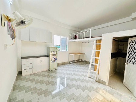 Phòng trọ có gác full nội thất cửa sổ thoáng ngay trung tâm quận 7, 35m2