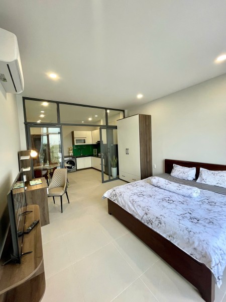 Căn hộ 1 phòng ngủ, tách bếp, ban công công Full nội thất ngay khu sân bay, 45m2