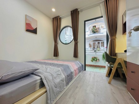 Căn Hộ 2 Phòng Ngủ Balcony có Thang Máy ngay khu K300, 55m2