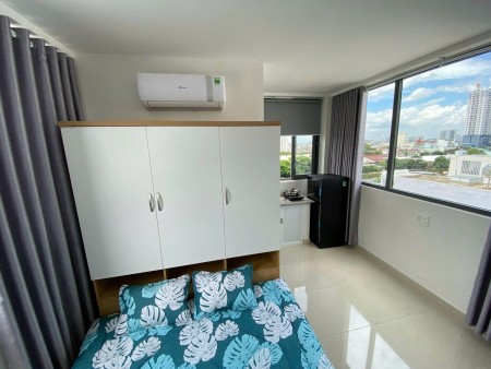 Cho thuê căn hộ giá rẻ cửa kính view thoáng mát Quận 7, 30m2