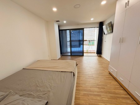 Căn hộ cho thuê Full NT ban công gần ngay sân bay TSN, CV Hoàng Văn Thụ, 40m2