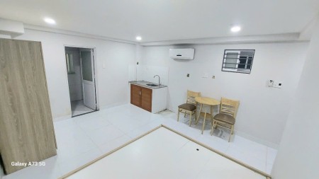 Cho thuê phòng trọ giá rẻ nội thất như hình ngay trung tâm Q7, 20m2