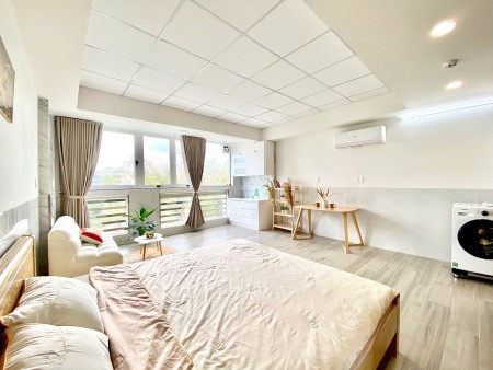 Studio ban công, máy giặt riêng, full nội thất cách ĐH Tôn Đức Thắng 5p, gần siêu thị Lotte, 40m2