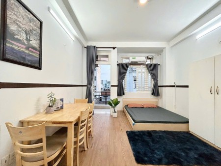 Trống sẵn Studio ban công tại Huỳnh Tấn Phát, Q7, gần cầu Tân Thuận, cầu Phú Mỹ, 30m2