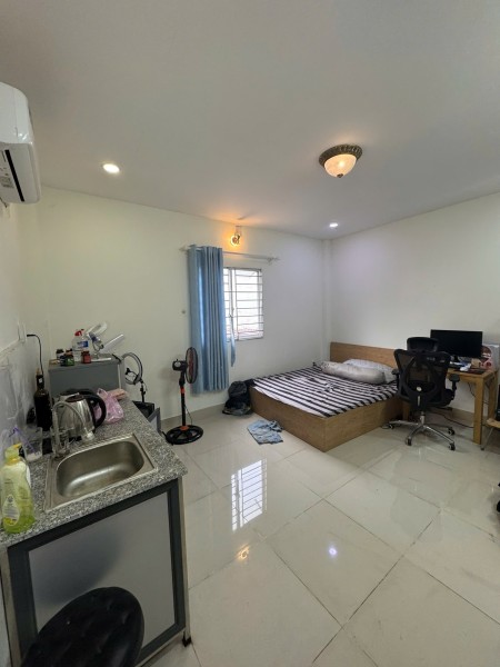 Nhà Mình Trống Lại Studio Cửa Sổ Trời 30m2 Ngay Công Viên Hoàng Văn Thụ quận Tân Bình, 30m2