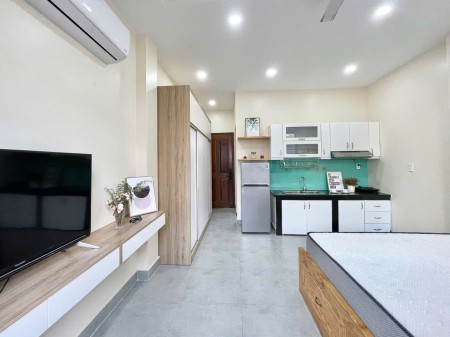 Căn hộ studio full nội thất, có ban công, tivi 35m2 ngay sân bay Tân Sơn Nhất, 35m2