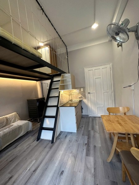 CHO THUÊ CĂN HỘ DUPLEX CỬA SỔ TO, BAN CÔNG NGAY HVHK, 35m2