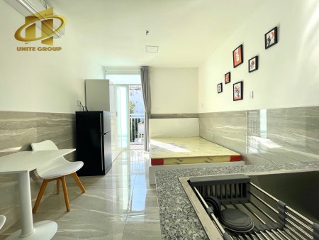 PHÒNG STUDIO BANCON SANG XỊN TẠI QUẬN 7, 28m2