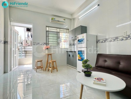 CĂN HỘ DỊCH VỤ CÓ BAN CÔNG NGAY CHÂN CẦU CHỮ Y, 30m2