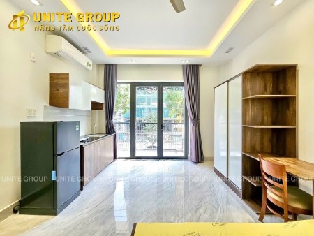 STUDIO Ban công nằm ngay trung tâm Quận 7 gần chợ Tân Quy, 30m2