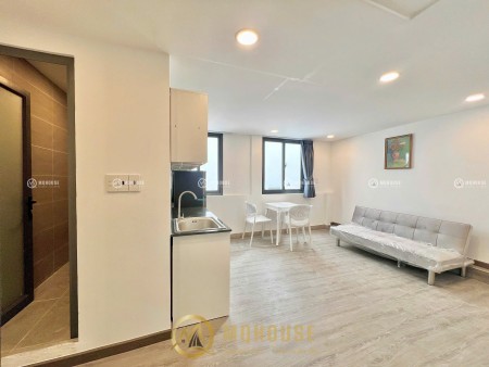 STUDIO CỬA SỔ RỘNG, MÁY GIẶT RIÊNG – NGAY SÂN BAY TÂN SƠN NHẤT ️, 40m2