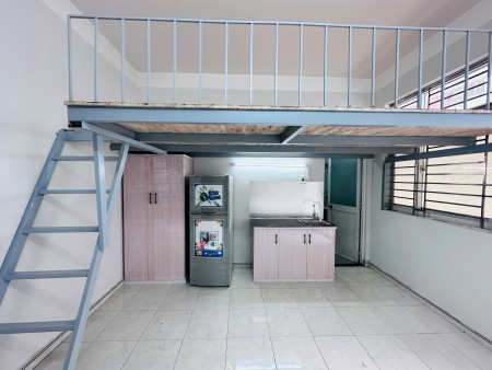 Phòng trọ có GÁC TO và BAN CÔNG BỰ giá SIÊU RẺ ngay BA VÂN, 30m2