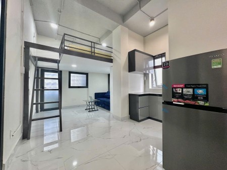 Cho thuê căn gác xếp ban công rộng 50m2 full nội thất ngay sau nhà thi đấu đã năng quận 7, 50m2