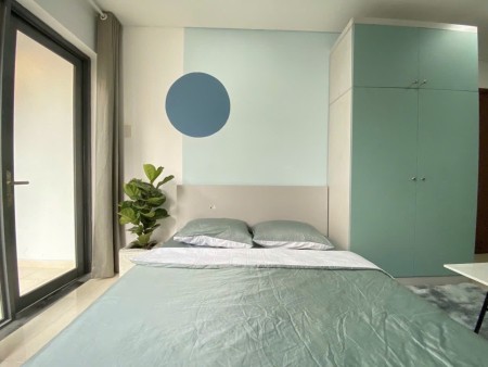 Cho thuê Studio ngay căn góc nhà ban công Quận 1, 35m2