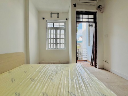 Căn Hộ Ban Công Gần Sân Bay – Full Nội Thất, Gần Công Viên, Trung Tâm Mua Sắm & Trường Học Tân Bình!, 35m2
