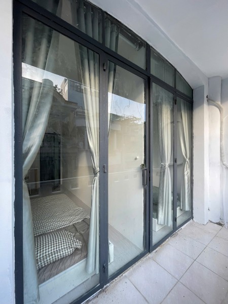 CĂN HỘ VIEW KÍNH TÁCH BẾP 2 PHÒNG NGỦ PHÒNG STUDIO BAN CÔNG FULL NỘI THẤT , 50m2