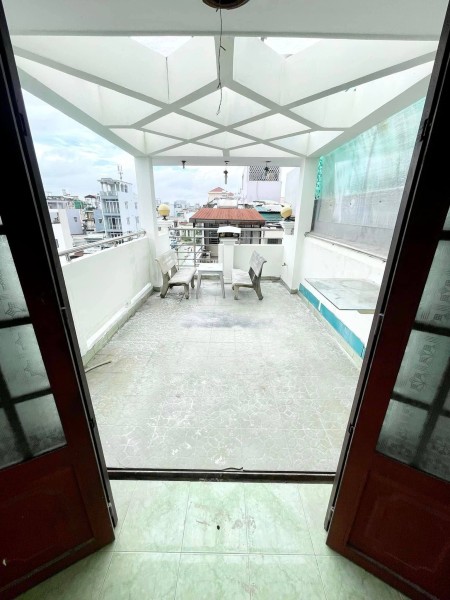Quận 8: Giá 3,8tr hưng phú ngay cầu Nguyễn Tri phương, 50m2