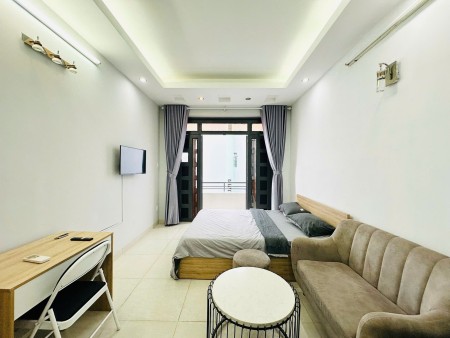 PHÒNG STUDIO CAO CẤP BAN CÔNG RỘNG RÃI NGAY TRUNG TÂM Q1, 35m2