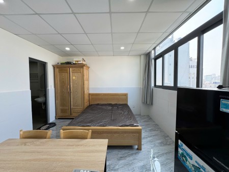 Phòng cửa sổ siu to full nội thất, máy giặt riêng ngay Sân Bay Tân Sơn Nhất, 30m2