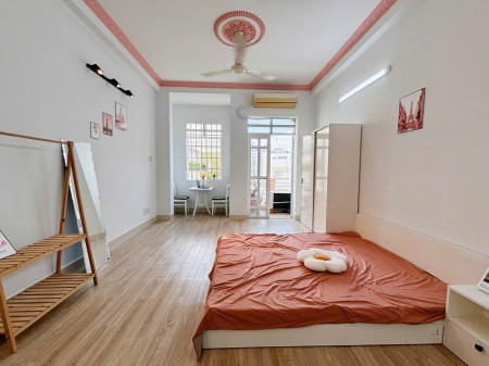 CHO THUÊ CĂN HỘ STUDIO FULL NỘI THẤT RỘNG RÃI CÓ BAN CÔNG GẦN LOTTE, RMIT, TDT, ĐHCS, UFM...., 35m2