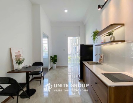 Trống 1 phòng ngủ ban công, full nội thất tại Quận 1, gần cầu Nguyễn Văn Cừ, Nowzone Mall, 30m2