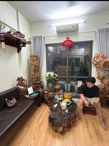 Chung cư Hoa Sen, Lạc Long Quân,Q11: 78m2, 2p ngủ, NT, 9tr5/th, 78m2