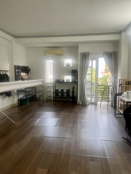 Phòng trọ 40m2 gần cầu Bông có máy lạnh ban công, 40m2