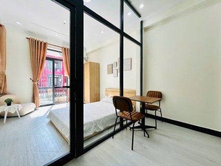 Căn hộ 1 phòng ngủ 45m2 full nội thất ban công ngay cung đường Trường Sa Hoàng Sa, 45m2