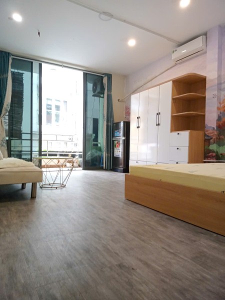 Phòng cho thuê có ban công lớn tách bếp full nội thất Cù Lao P2 Phú Nhuận, 35m2