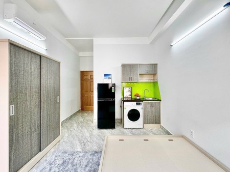 Căn Hộ Studio Ban Công Máy Giặt Riêng Thang Máy Ngay Etown Tân Bình, 30m2