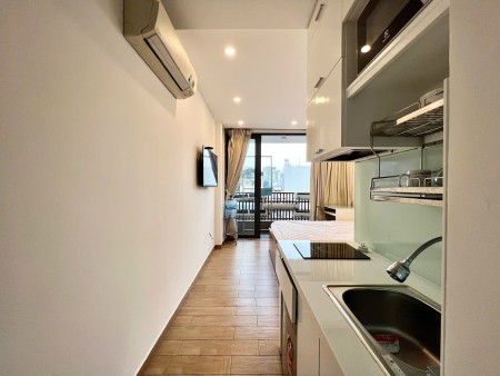 Phòng ngủ studio - ban công lớn sang xịn mịn, ngay trung tâm Quận 1, 40m2