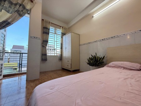 Phòng Ngủ Bancon Siêu Rộng - Full Nội Thất Cao Cấp, 20m2