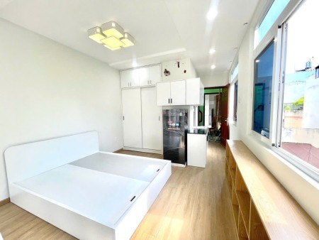 Studio full nội thất cửa sổ to cần người lấp gấp giá siêu hời !!!, 30m2